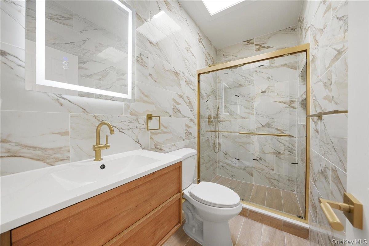 2407 Butler Place Bronx, NY 10461 - Photo 10 of 39