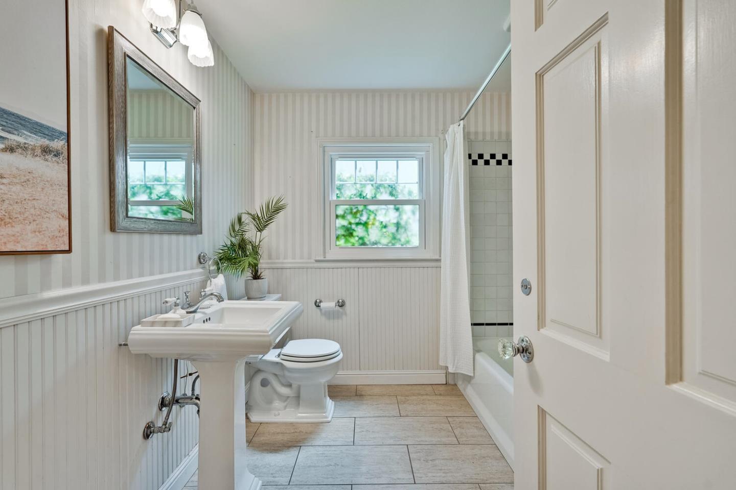 18640 Sandy Road Castro Valley, CA 94546 - Photo 14 of 26 Gallery Image 14