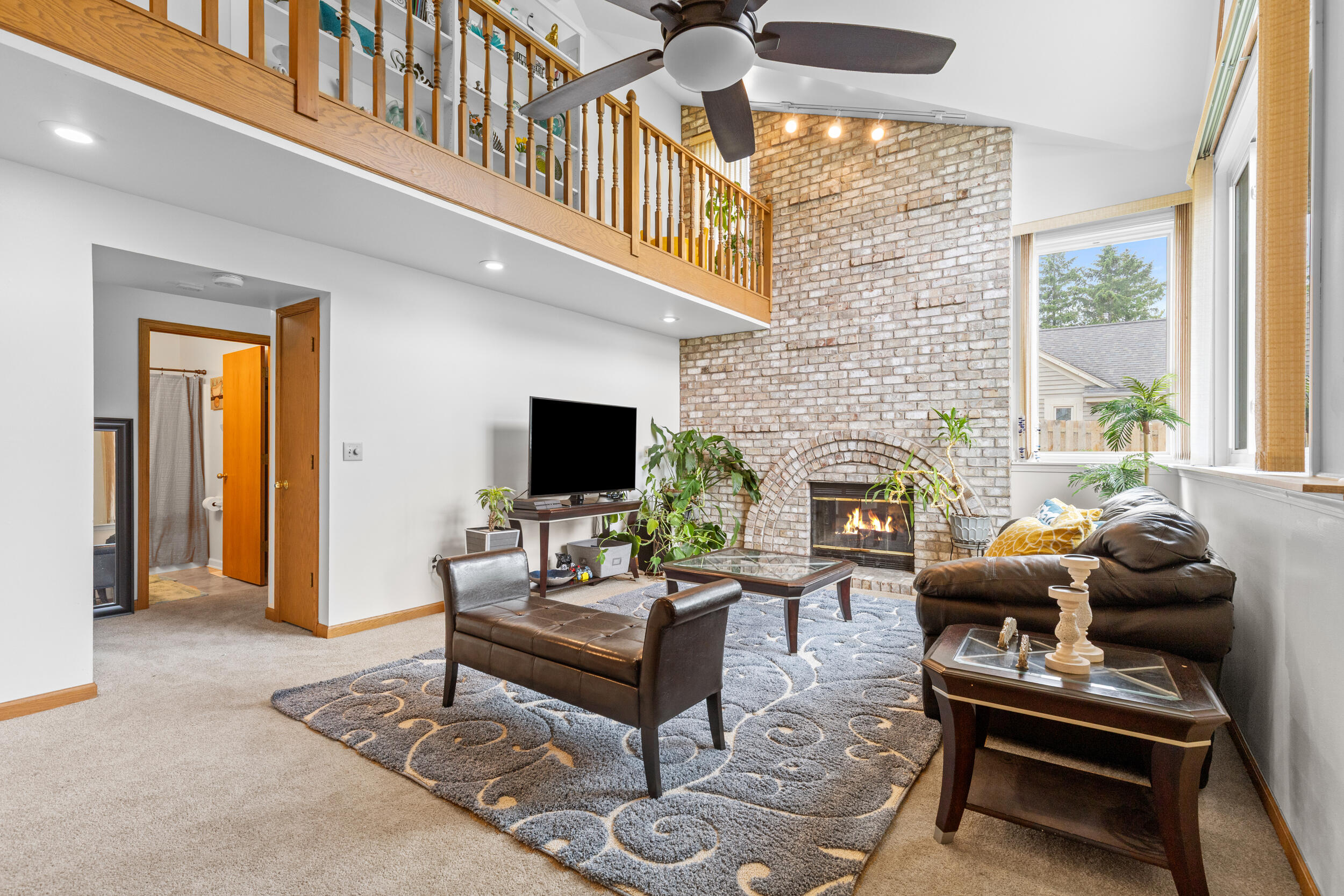 9201 West County Line Road Milwaukee, WI 53224 - Photo 5 of 24 Family room 1