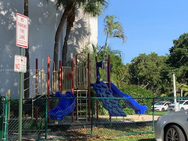 731 North Pine Island Road, Unit 305 Plantation, FL 33324 - Photo 3 of 23