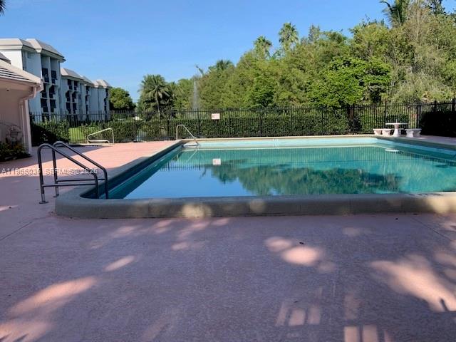 731 North Pine Island Road, Unit 305 Plantation, FL 33324 - Photo 5 of 23