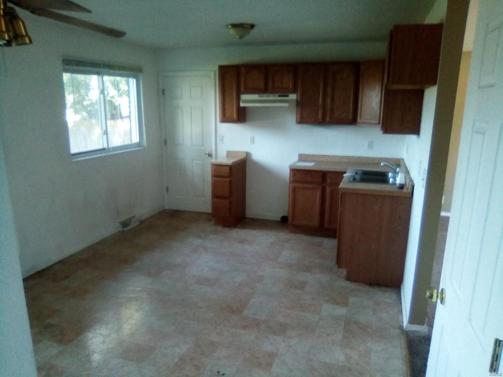 1202 West Pontoon Road Granite City, IL 62040 - Photo 5 of 14 Gallery Image 5