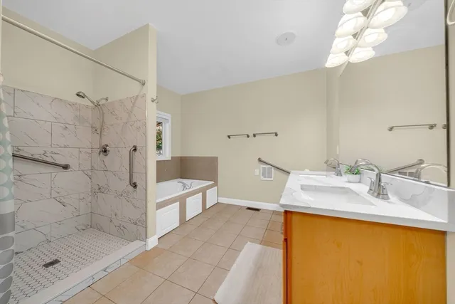 $765,000 | 10 Dickens Lane, Tyngsborough, MA 01879