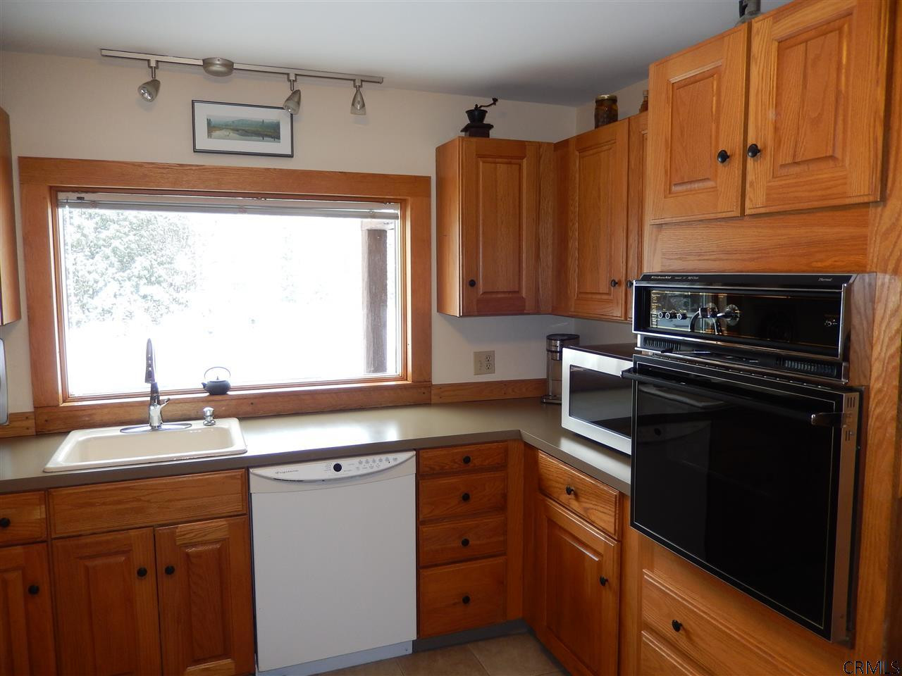2348 Cayuga Road Niskayuna, NY 12309 - Photo 10 of 25 Photo 10
