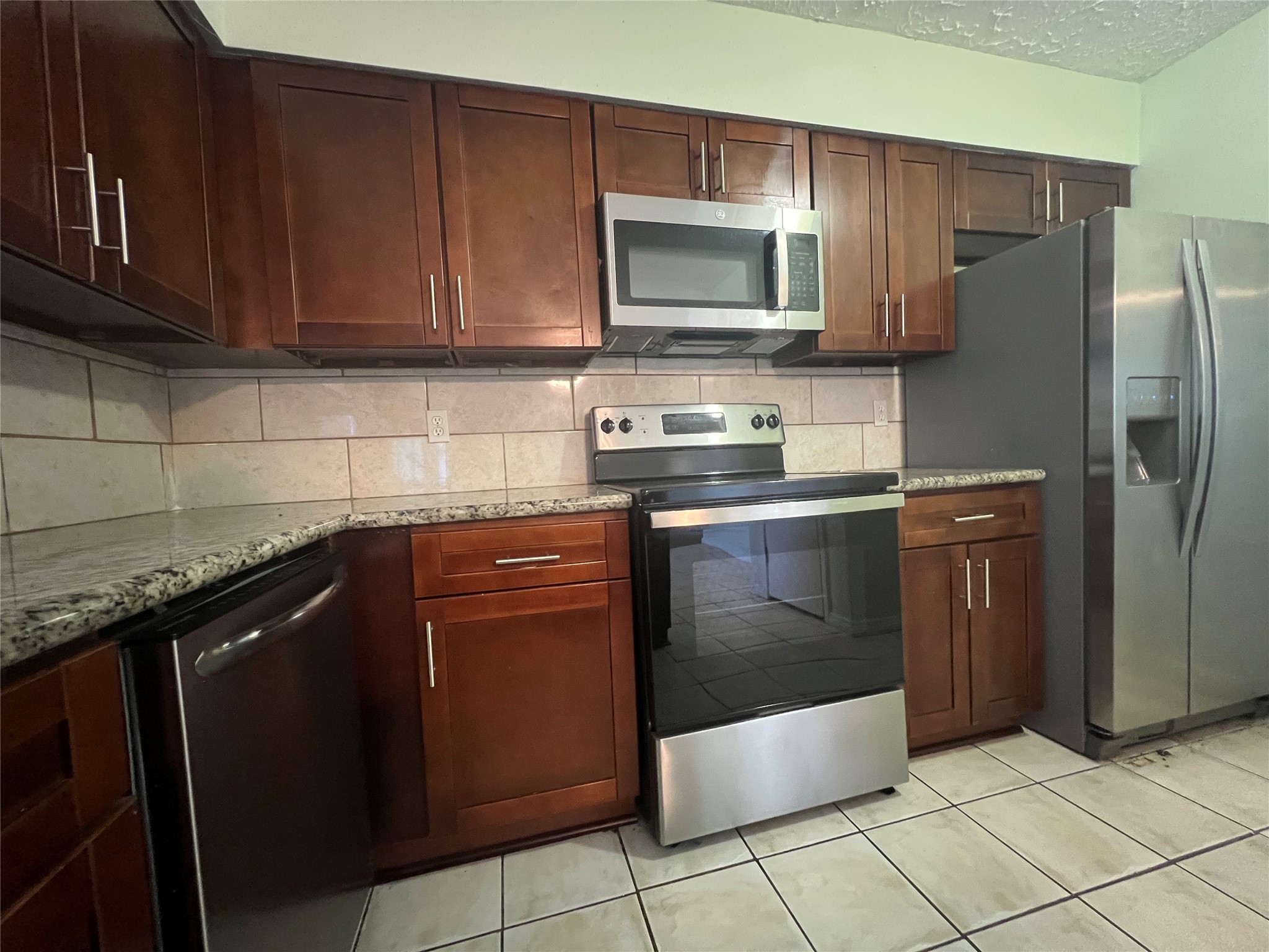 2406 Ridge Hollow Drive Houston, TX 77067 - Photo 6 of 46
