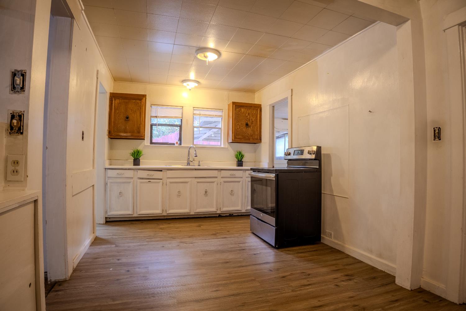 2896 Clay Street Placerville, CA 95667 - Photo 11 of 38 a kitchen with a cabinets and counter