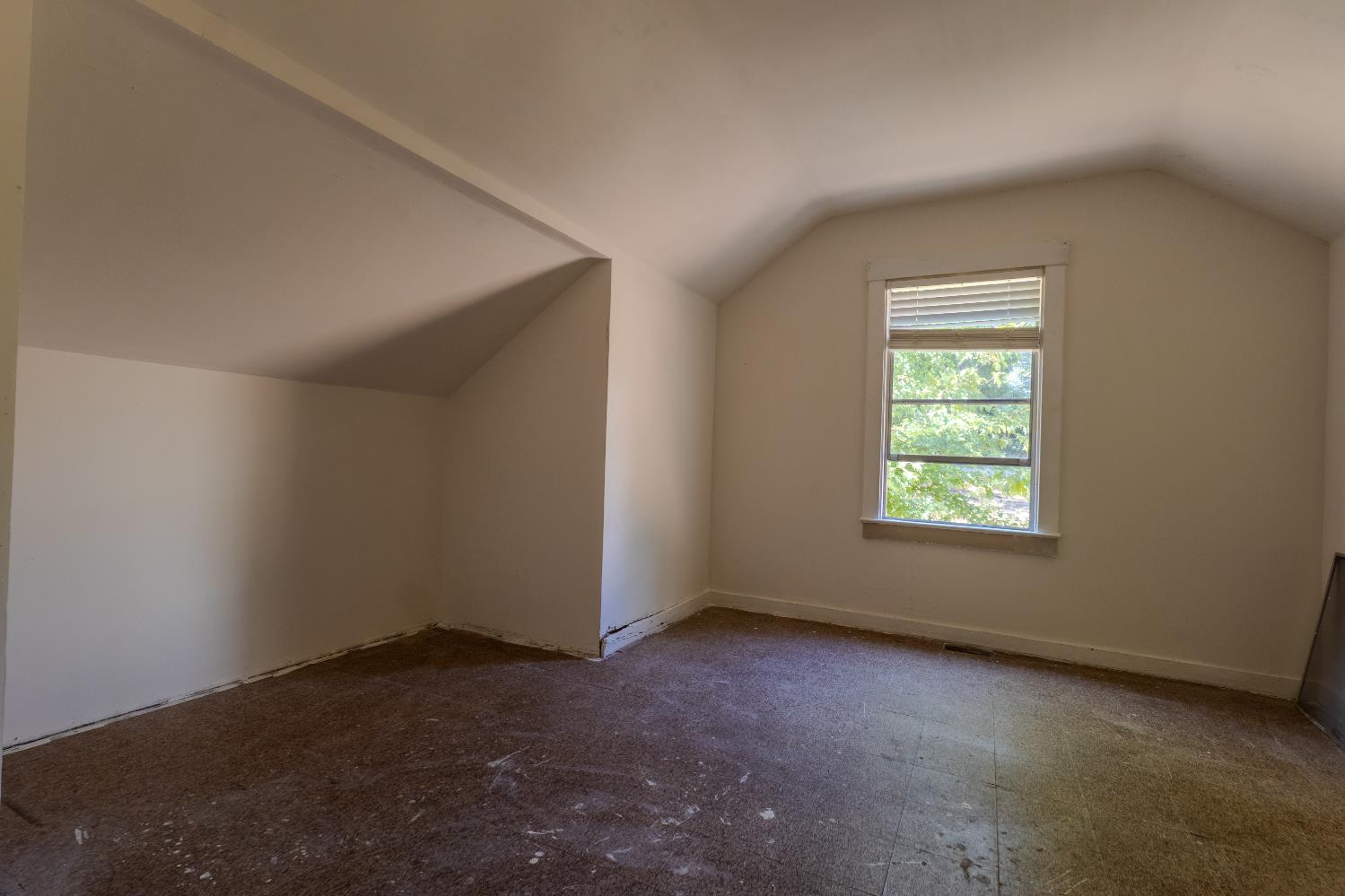2896 Clay Street Placerville, CA 95667 - Photo 23 of 38 an empty room with a window