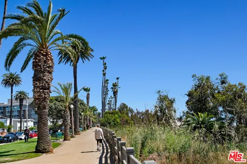 $3,100,000 | 207 Ocean Ave Extension, Santa Monica, CA 90402