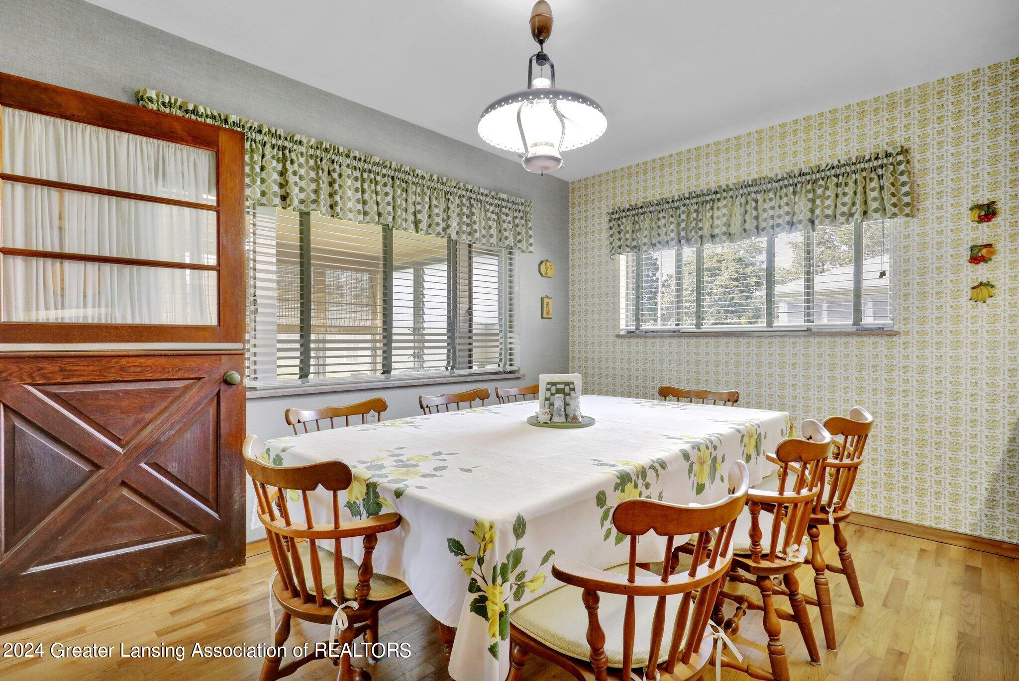 1630 Wellington Road Lansing, MI 48910 - Photo 11 of 33 Dining Room