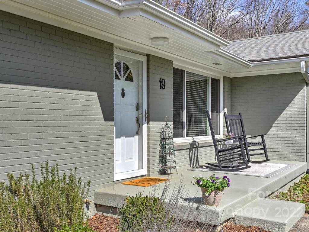 19 Mayfield Road Asheville, NC 28804 - Photo 3 of 31 Gallery Image 3