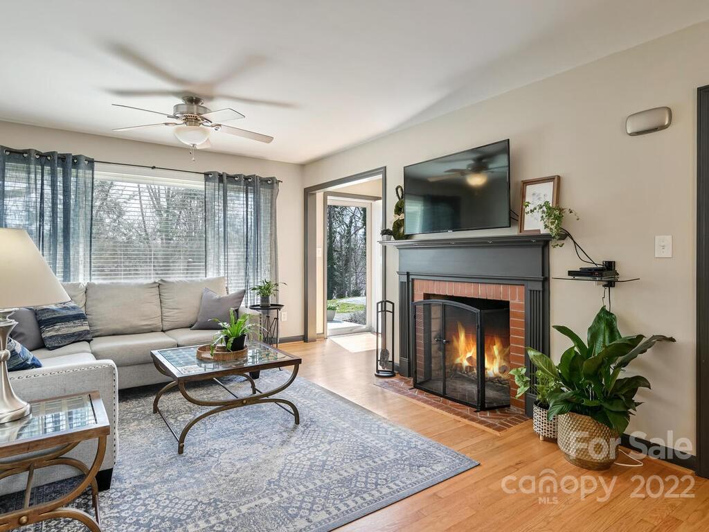 19 Mayfield Road Asheville, NC 28804 - Photo 5 of 31 Gallery Image 5
