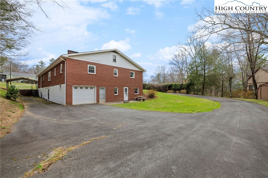 154 Alton Lane Boone, NC 28607 - Photo 7 of 50