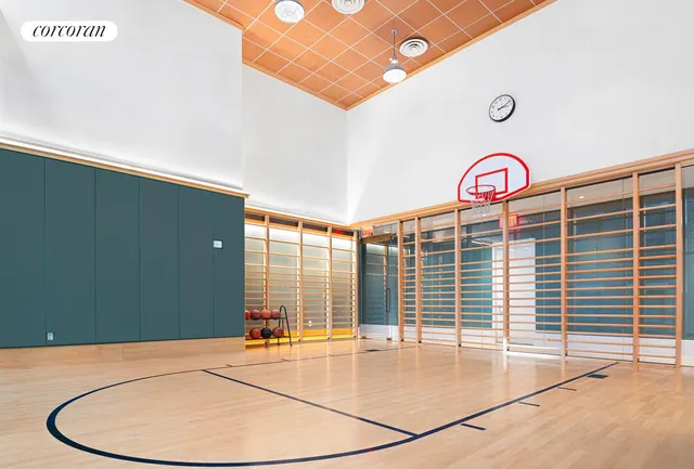 $1,995,000 | 45 East 22nd Street, Unit 21B | Flatiron