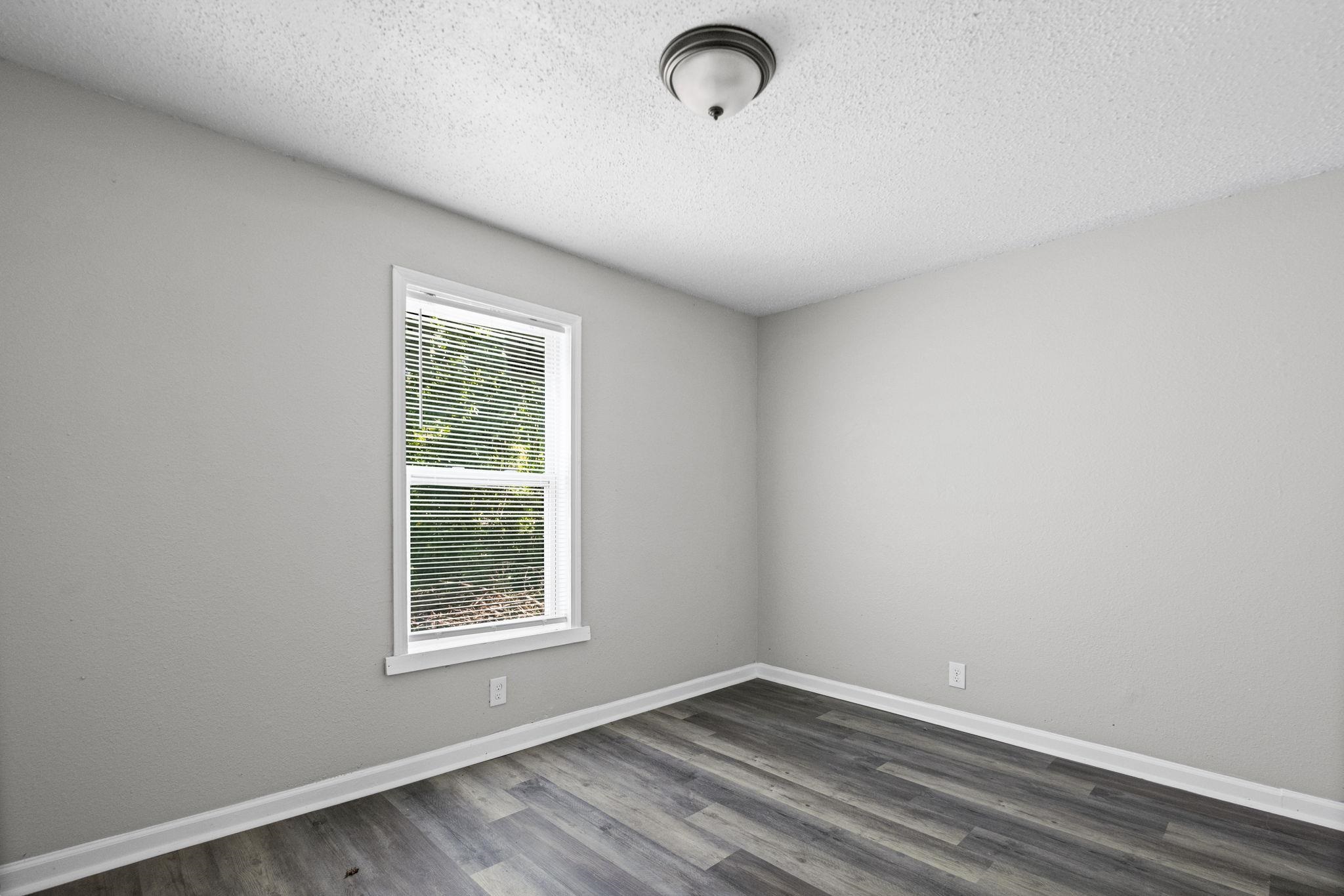560 West Peebles Road Memphis, TN 38109 - Photo 14 of 17 Gallery Image 14