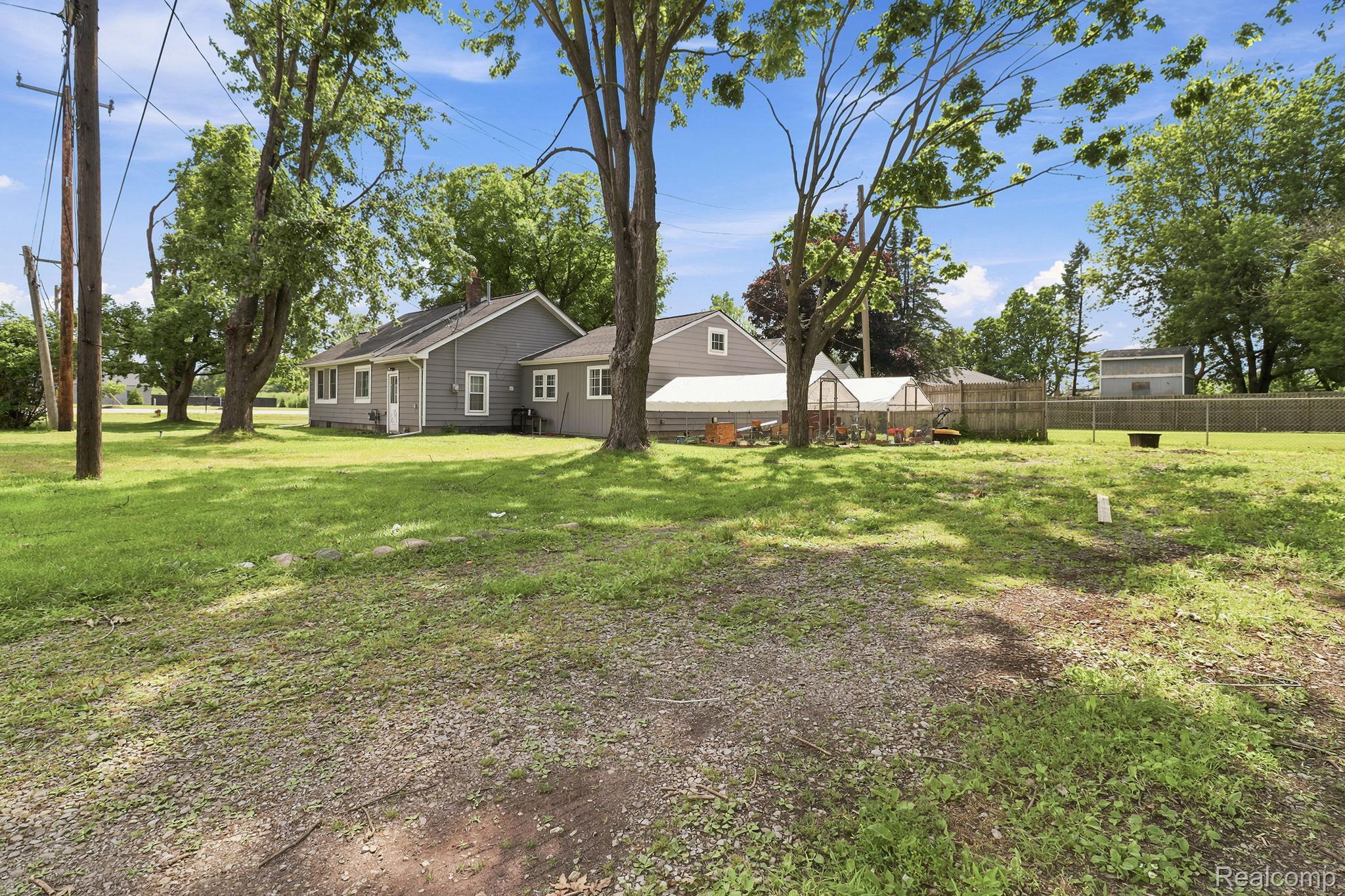 28112 Ecorse Road Romulus, MI 48174 - Photo 26 of 28 27-web-or-mls-IMG_0279.jpg