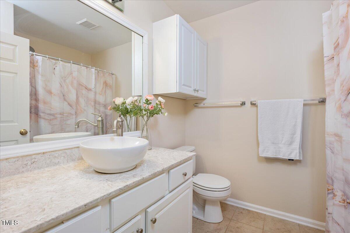 5305 Dover Ridge Lane Durham, NC 27712 - Photo 23 of 41 2nd Floor Full bathroom
