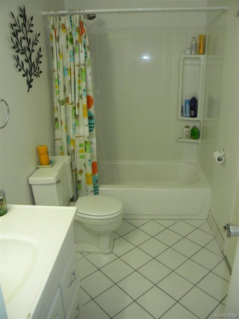 1687 Riverside Drive, Unit 13 Rochester, MI 48309 - Photo 23 of 23 DSCN9090.JPG