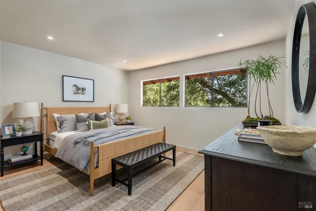 $2,995,000 | 18492 White Oak Drive, Sonoma, CA 95476