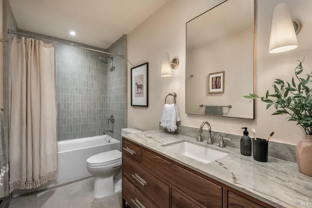 $2,995,000 | 18492 White Oak Drive, Sonoma, CA 95476