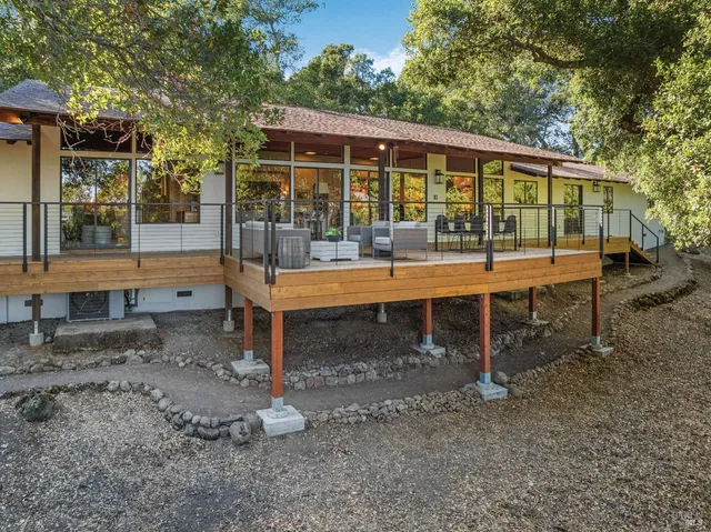 $2,995,000 | 18492 White Oak Drive, Sonoma, CA 95476