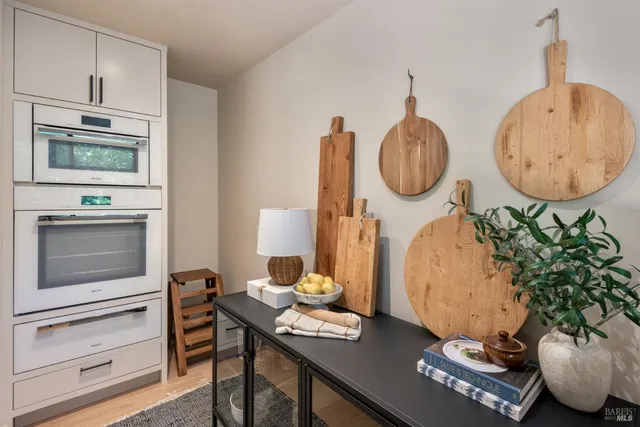 $2,995,000 | 18492 White Oak Drive, Sonoma, CA 95476