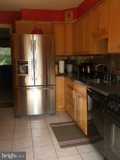 12602 Dean Road Silver Spring, MD 20906 - Photo 8 of 17 Kitchen