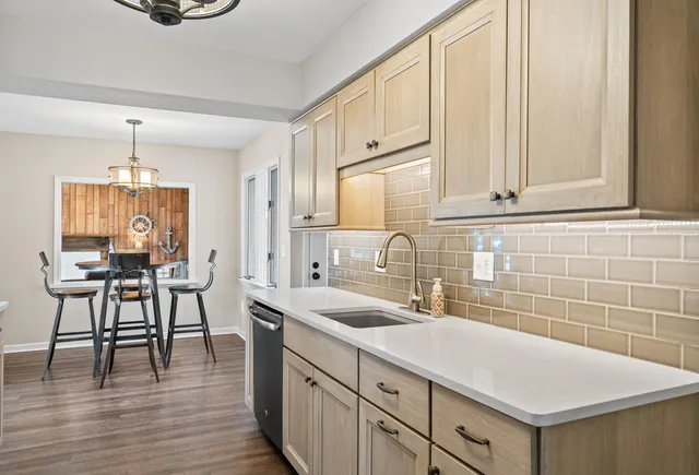 $775,000 | 946 Shabbona Drive, Fontana, WI 53125