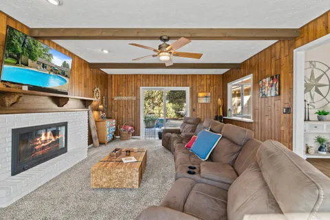 $775,000 | 946 Shabbona Drive, Fontana, WI 53125