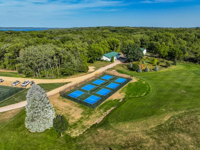 $775,000 | 946 Shabbona Drive, Fontana, WI 53125