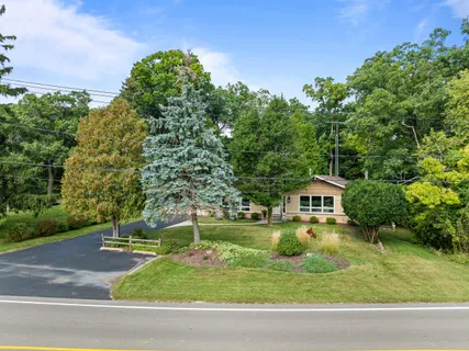 $775,000 | 946 Shabbona Drive, Fontana, WI 53125