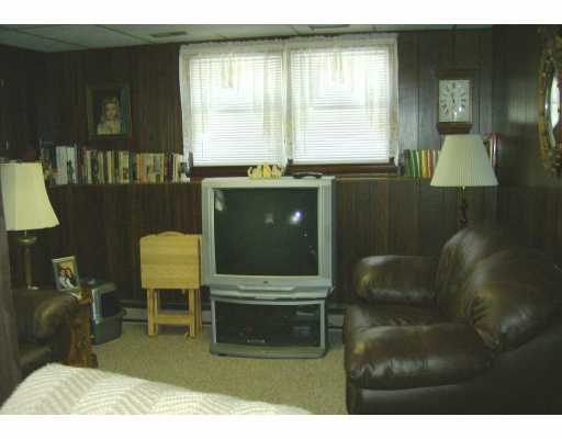45 Old North Road Coventry, RI 02816 - Photo 3 of 8 Den/Family/Great Room.