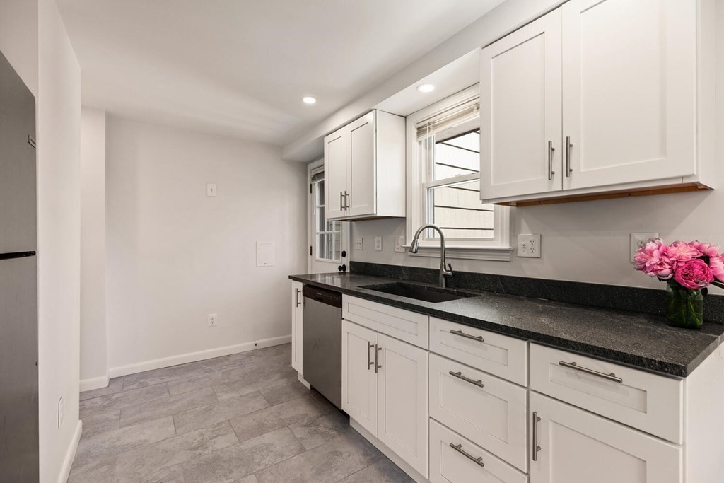 9 George Road, Unit 9 Winchester, MA 01890 - Photo 2 of 25