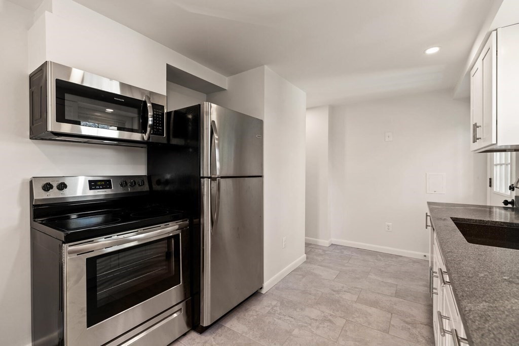 9 George Road, Unit 9 Winchester, MA 01890 - Photo 3 of 25