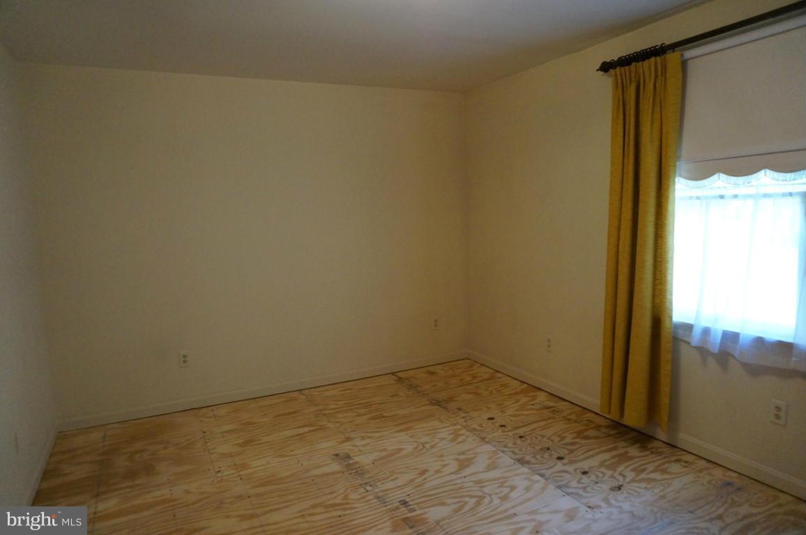 8611 McDaniel Road Baltimore, MD 21237 - Photo 13 of 21