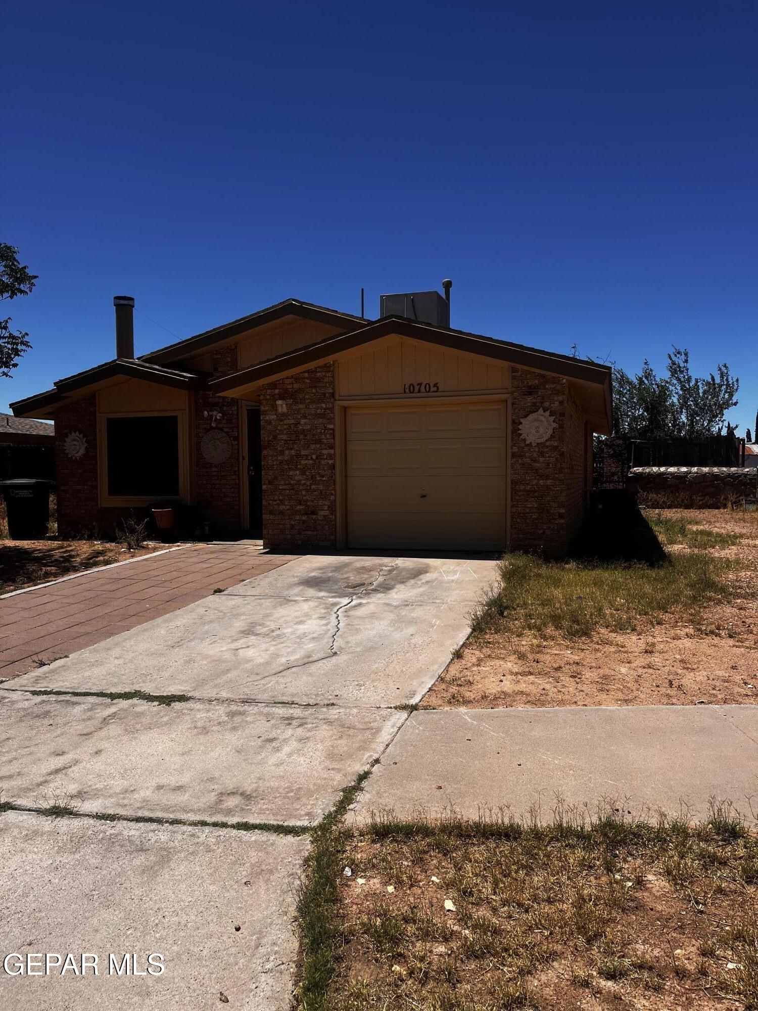 10705 Rhyolite Drive El Paso, TX 79924 - Photo 2 of 10 9 pic