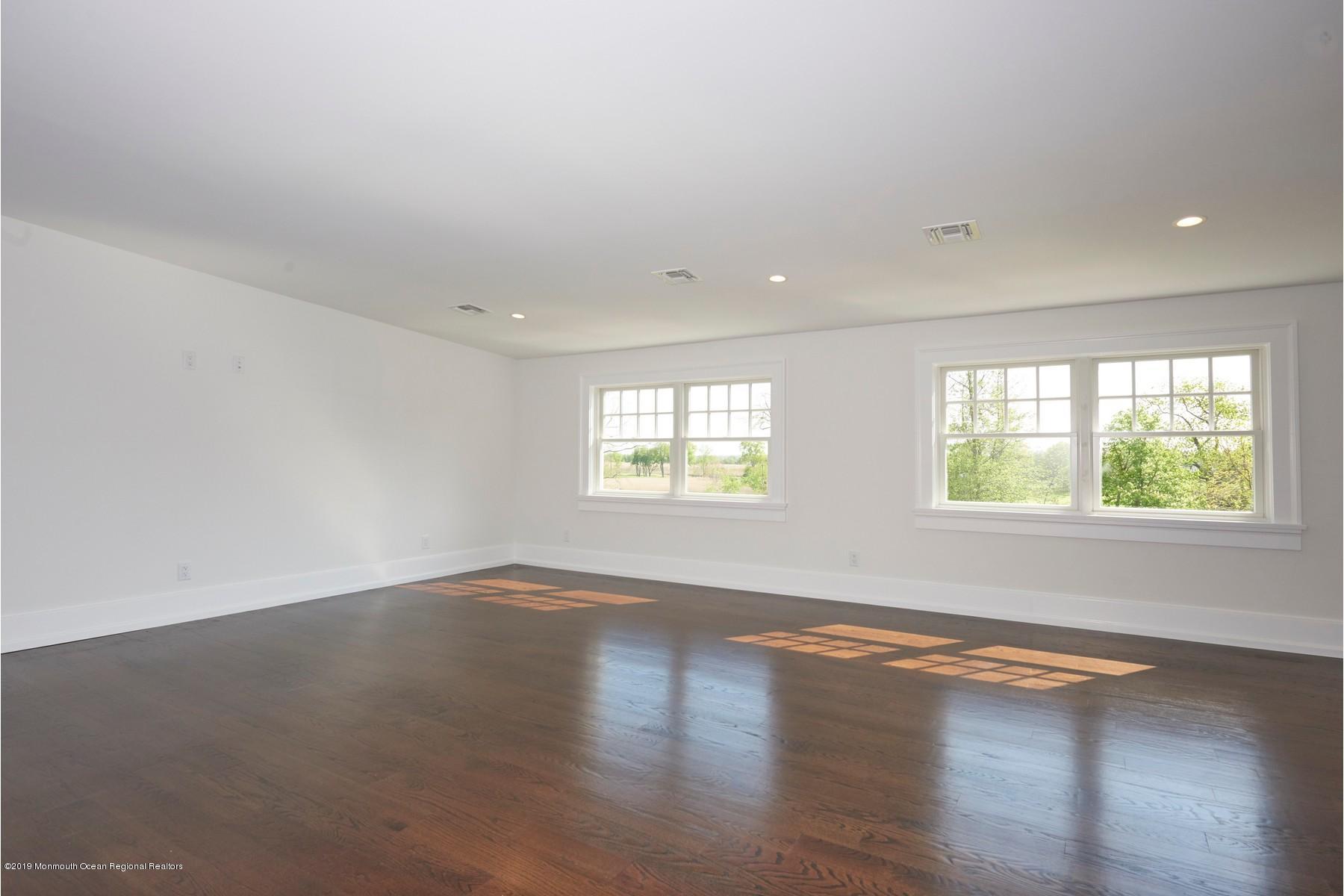 22 Conover Lane Rumson, NJ 07760 - Photo 19 of 25 1 of 2 Bonus Rooms