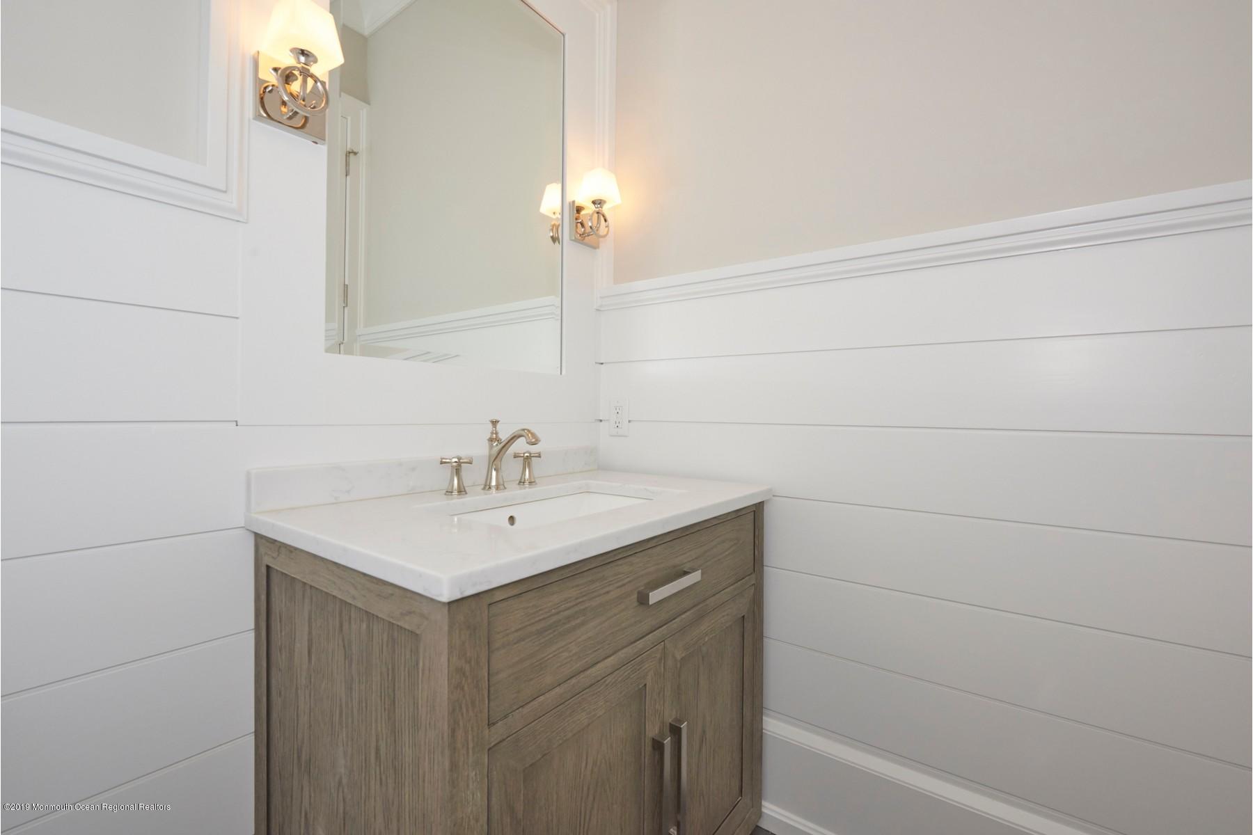 22 Conover Lane Rumson, NJ 07760 - Photo 20 of 25 Powder Room