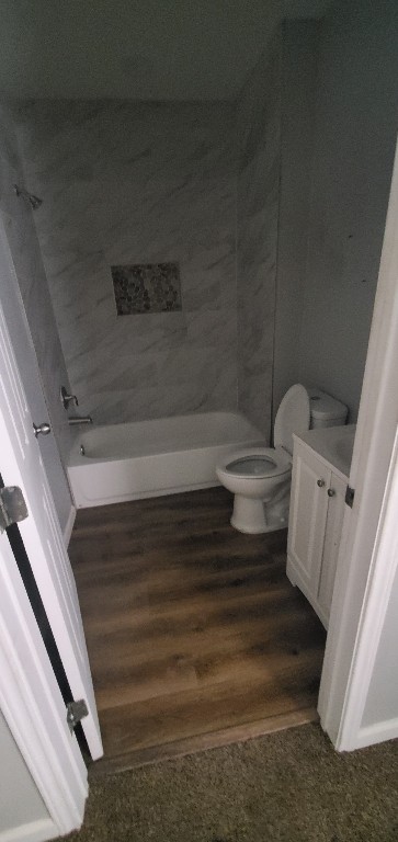 4126 Sayers Street Houston, TX 77026 - Photo 10 of 13 a bathroom with a toilet and a bathtub