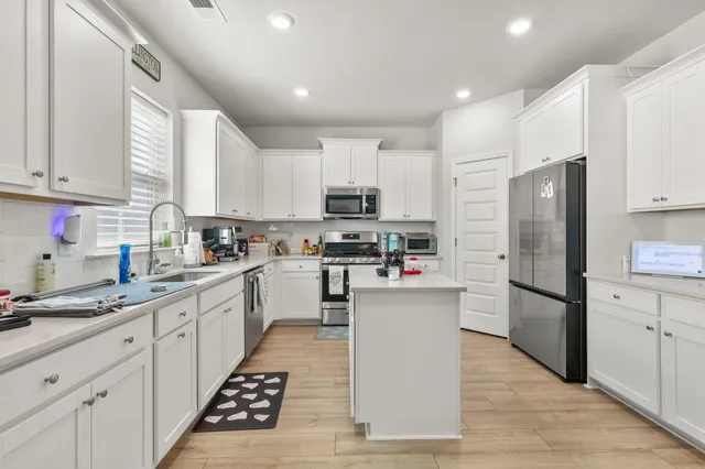 $2,625 | 537 Yellow Leaf Lane, Summerville, SC 29486