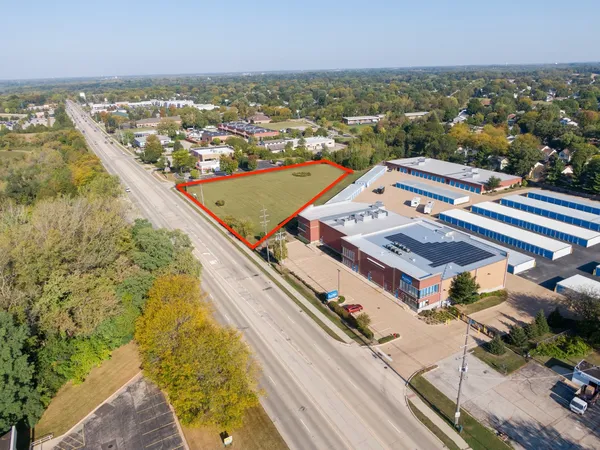 $425,000 | 1770 East Algonquin Road, Algonquin, IL 60102