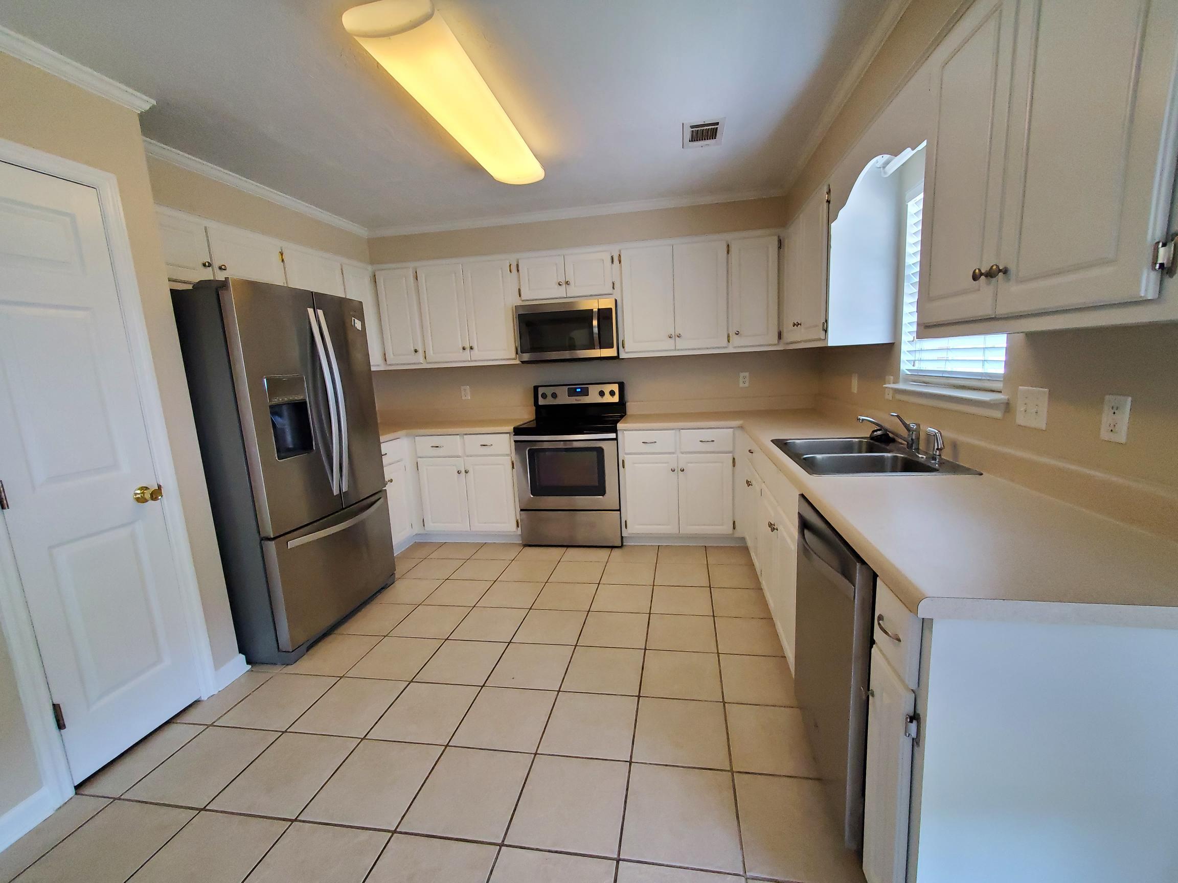 4029 Rosedale Place Grovetown, GA 30813 - Photo 7 of 15 Kitchen
