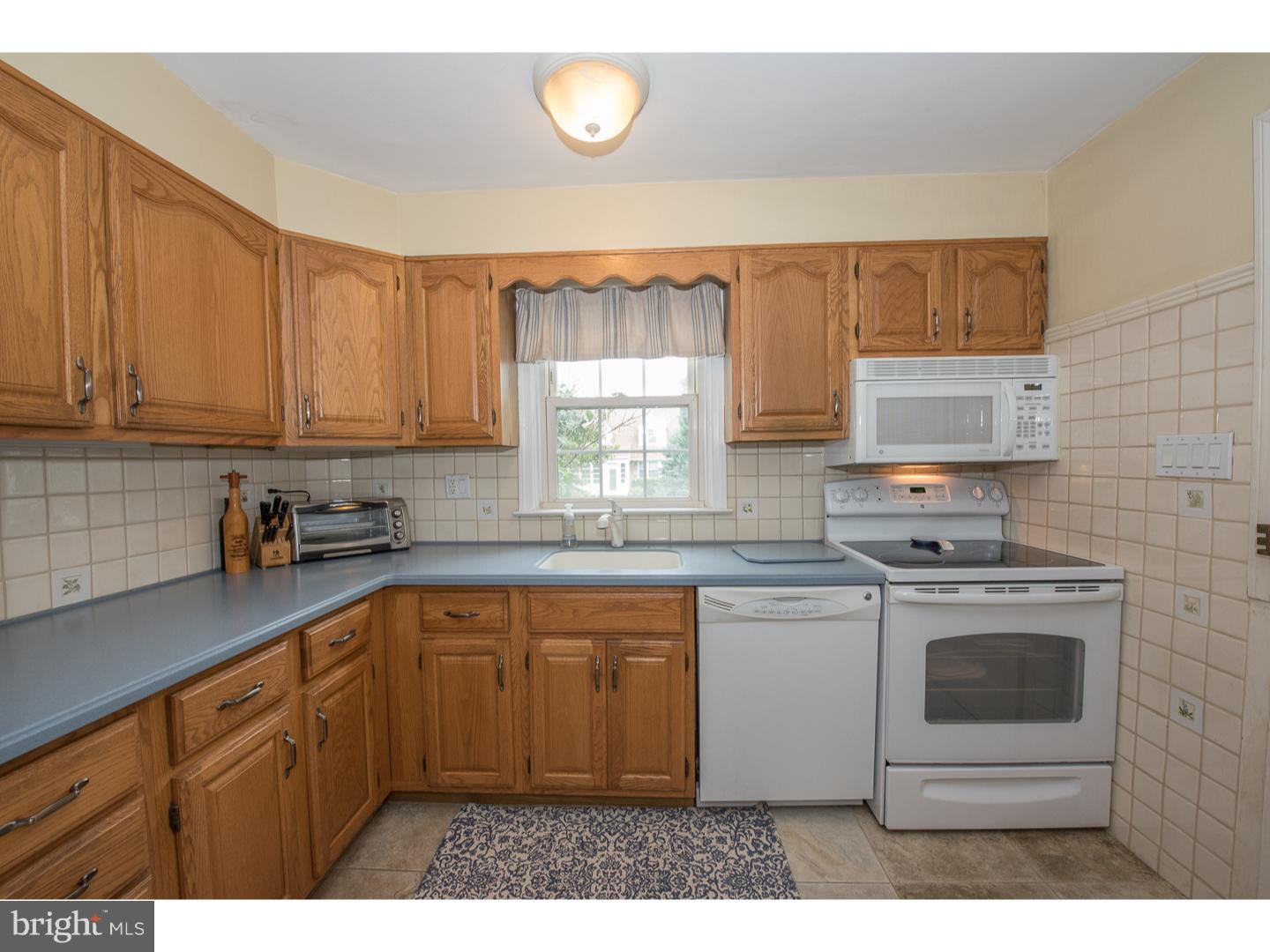 545 Andrew Road Springfield, PA 19064 - Photo 10 of 25 Kitchen