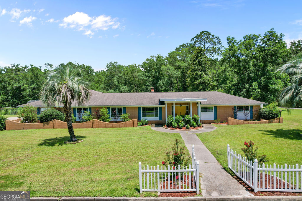 412 Pierce Street Jesup, GA 31545 - Photo 1 of 62