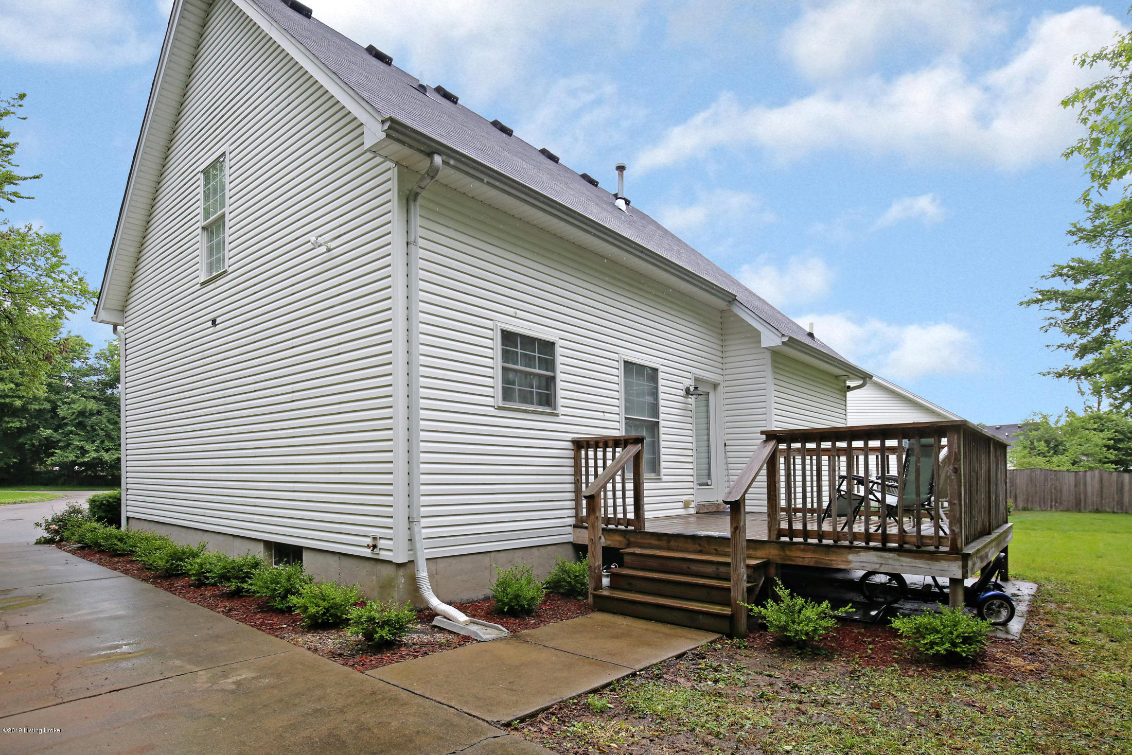 10505 Church Road Louisville, KY 40272 - Photo 25 of 28 Back of House