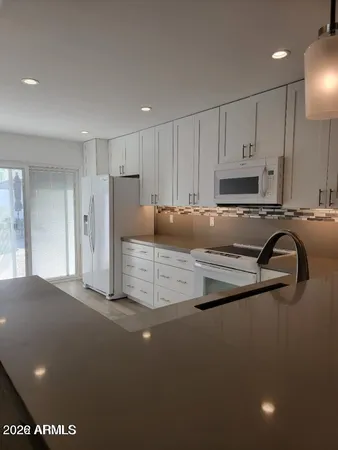 $2,550 | 4242 North 31st Place, Phoenix, AZ 85016