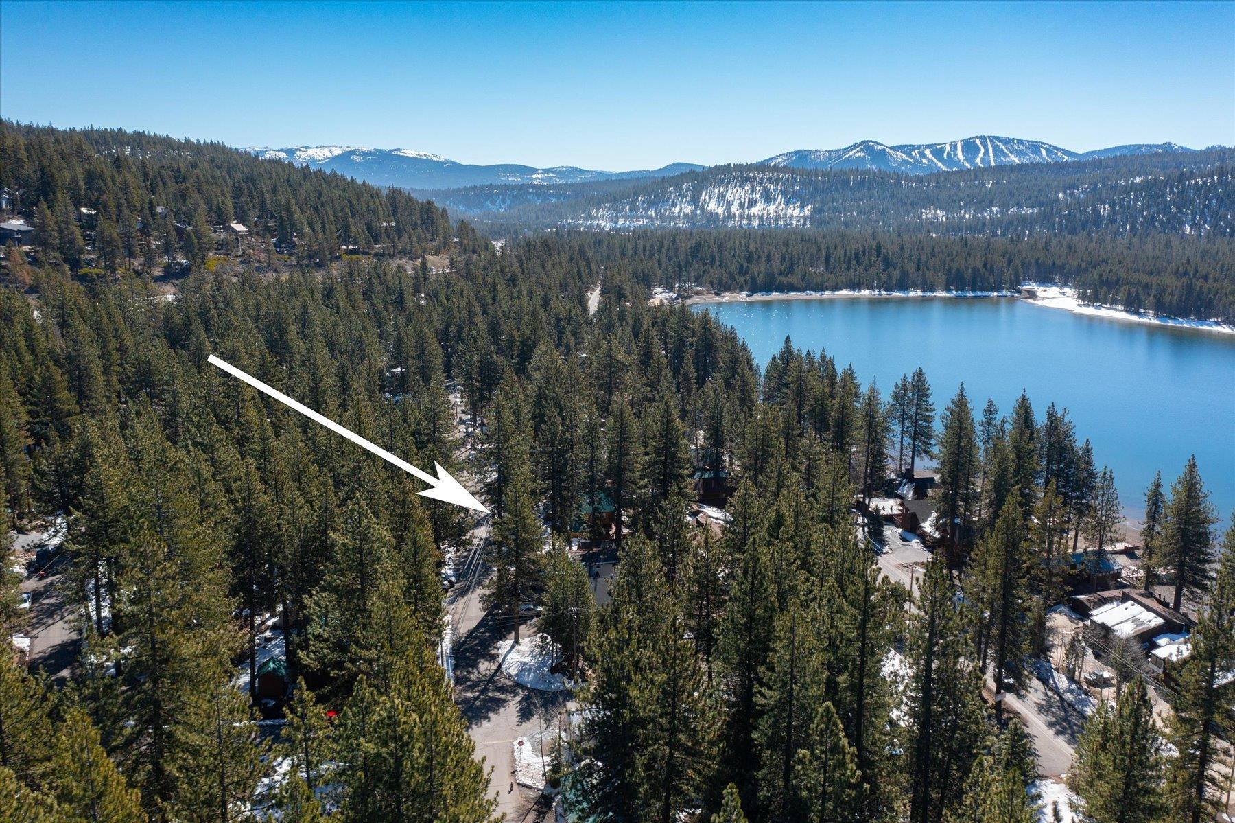 13381 Moraine Road Truckee, CA 96161 - Photo 3 of 27