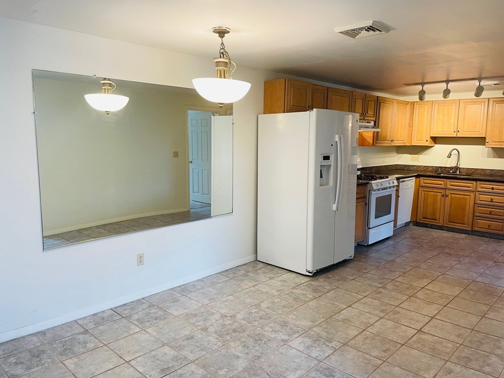 905 Locust Street, Unit 9 Fall River, MA 02720 - Photo 6 of 21 Gallery Image 6