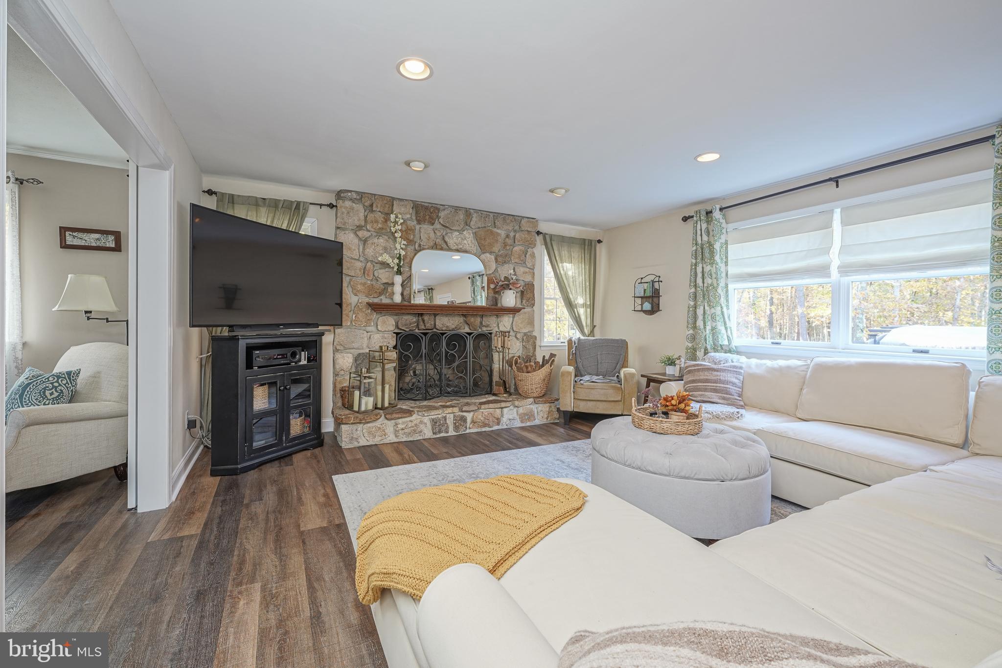 656 McKendimen Road Shamong, NJ 08088 - Photo 15 of 60 Family Room