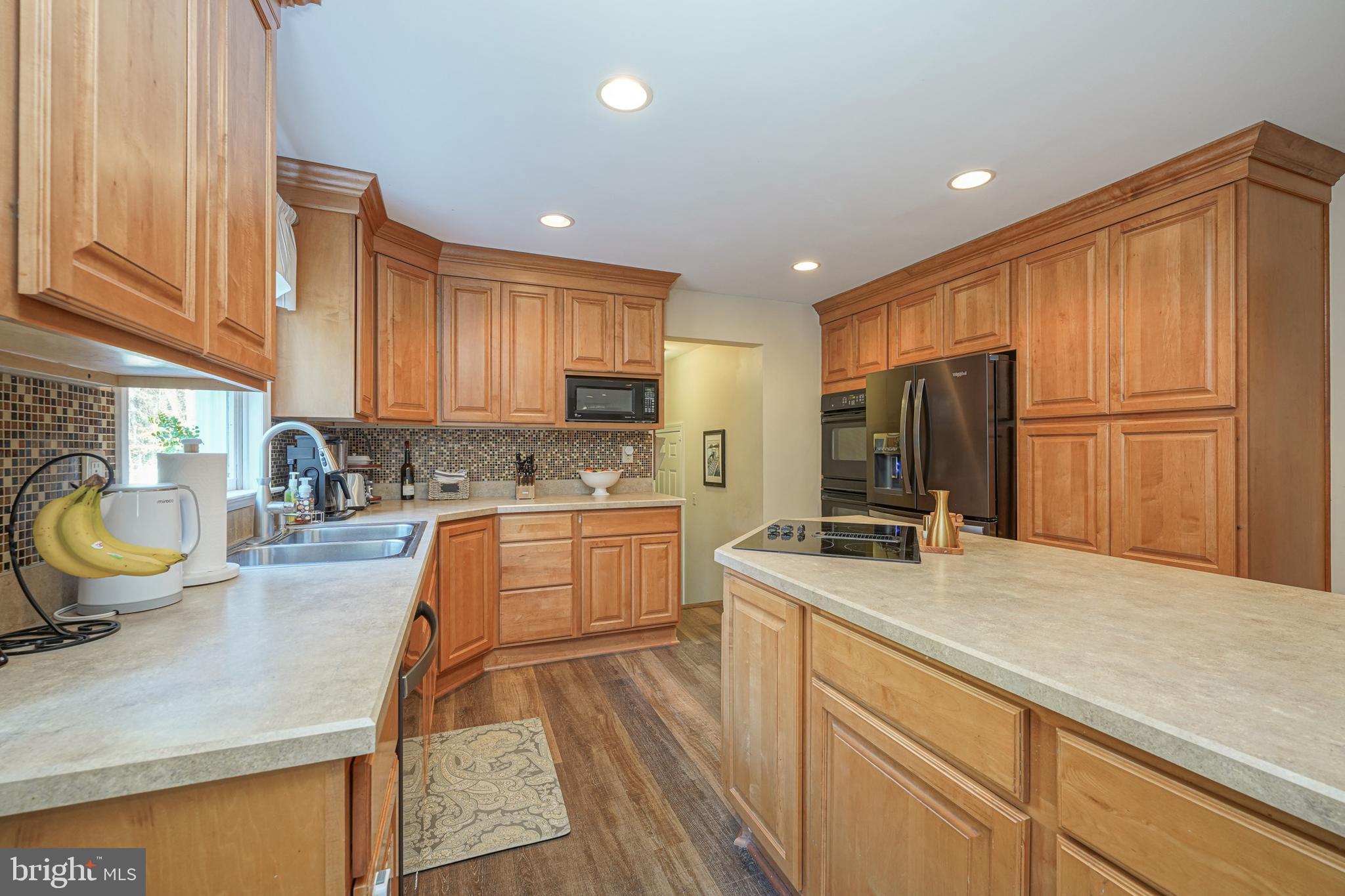 656 McKendimen Road Shamong, NJ 08088 - Photo 19 of 60 Gourmet Kitchen