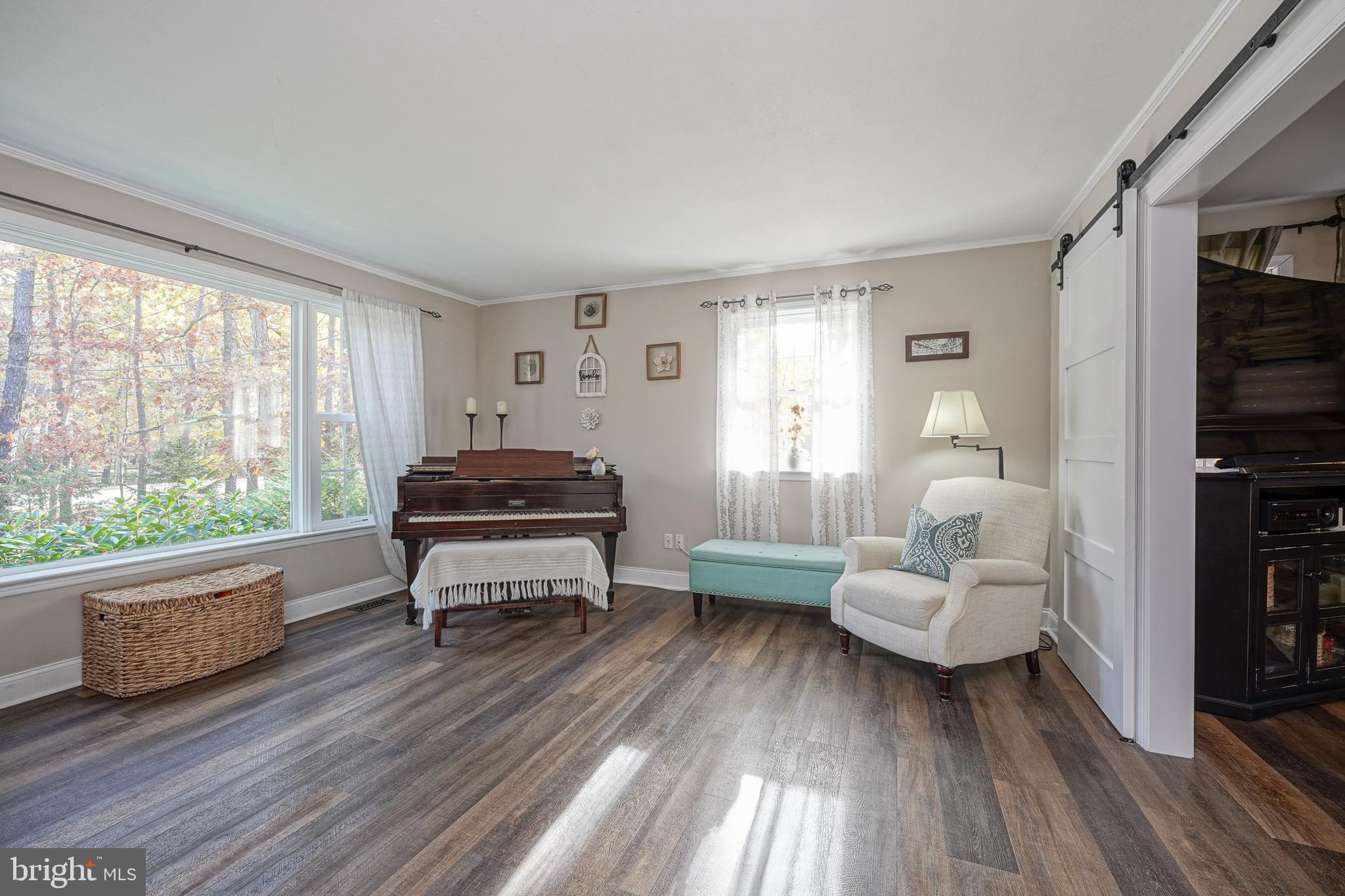 656 McKendimen Road Shamong, NJ 08088 - Photo 7 of 60 Living Room